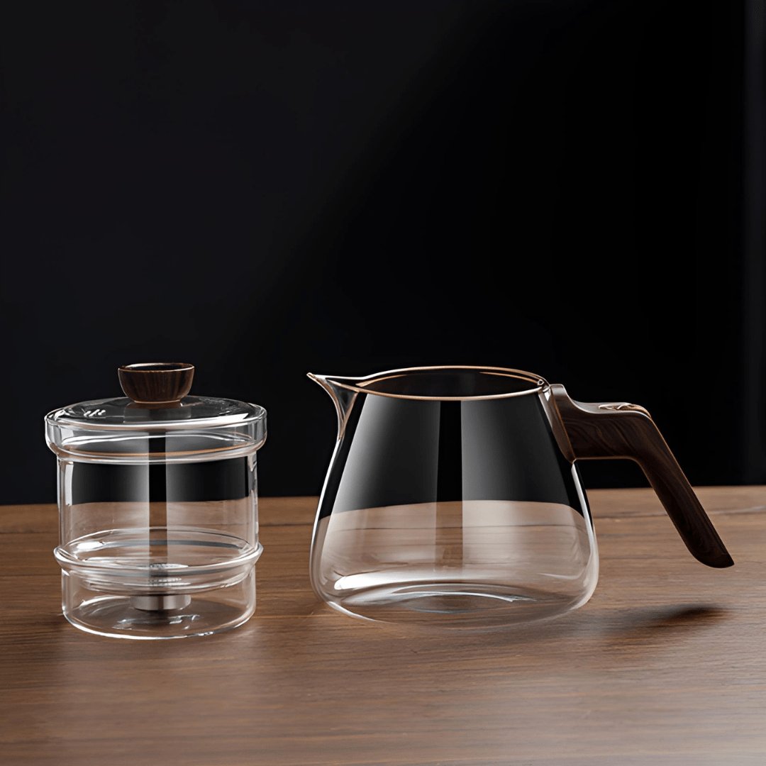 Premium magnetic glass teapot with wood-style handle, stainless steel filter, and clear borosilicate body – 600ml