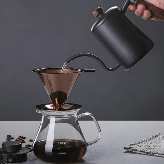 Modern 600ml pour over coffee maker with clear glass carafe and reusable stainless steel filter – perfect for Beirut coffee lovers