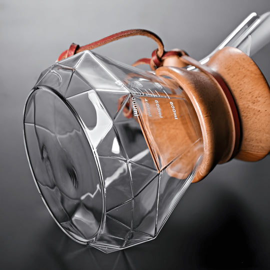 Octagon Chemex 800ml glass coffee brewing pitcher with modern pour-over design