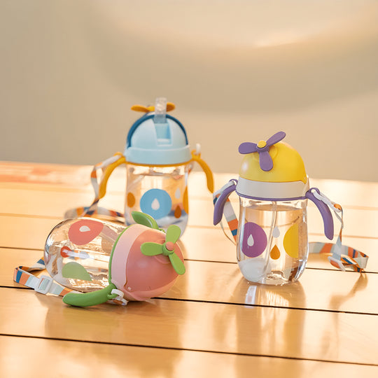 كوب أطفال على شكل طائرة خالٍ من مادة BPA بسعة 250 مل مع شفاطة