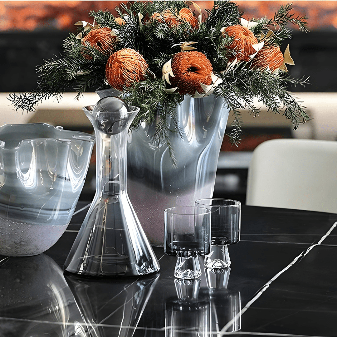 Handmade 1500ml crystal glass decanter with round glass lid and 4 gradient black glasses – luxury drinkware set ideal for Beirut homes and events