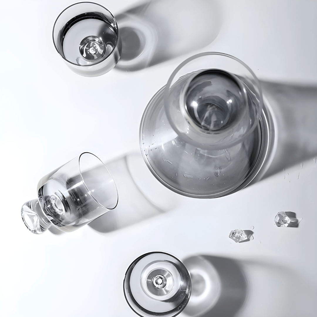 Handmade 1500ml crystal glass decanter with round glass lid and 4 gradient black glasses – luxury drinkware set ideal for Beirut homes and events