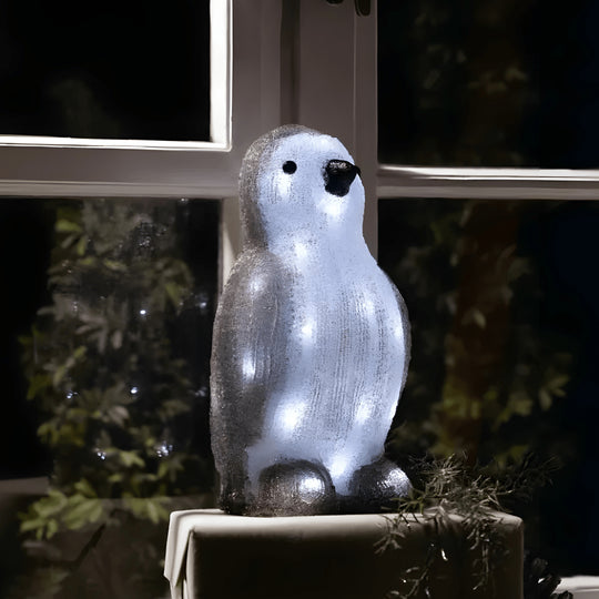 Livarno Home LED decorative penguin with 30 warm white lights, battery powered and splash resistant – festive acrylic decor for Beirut Lebanon homes and gardens
