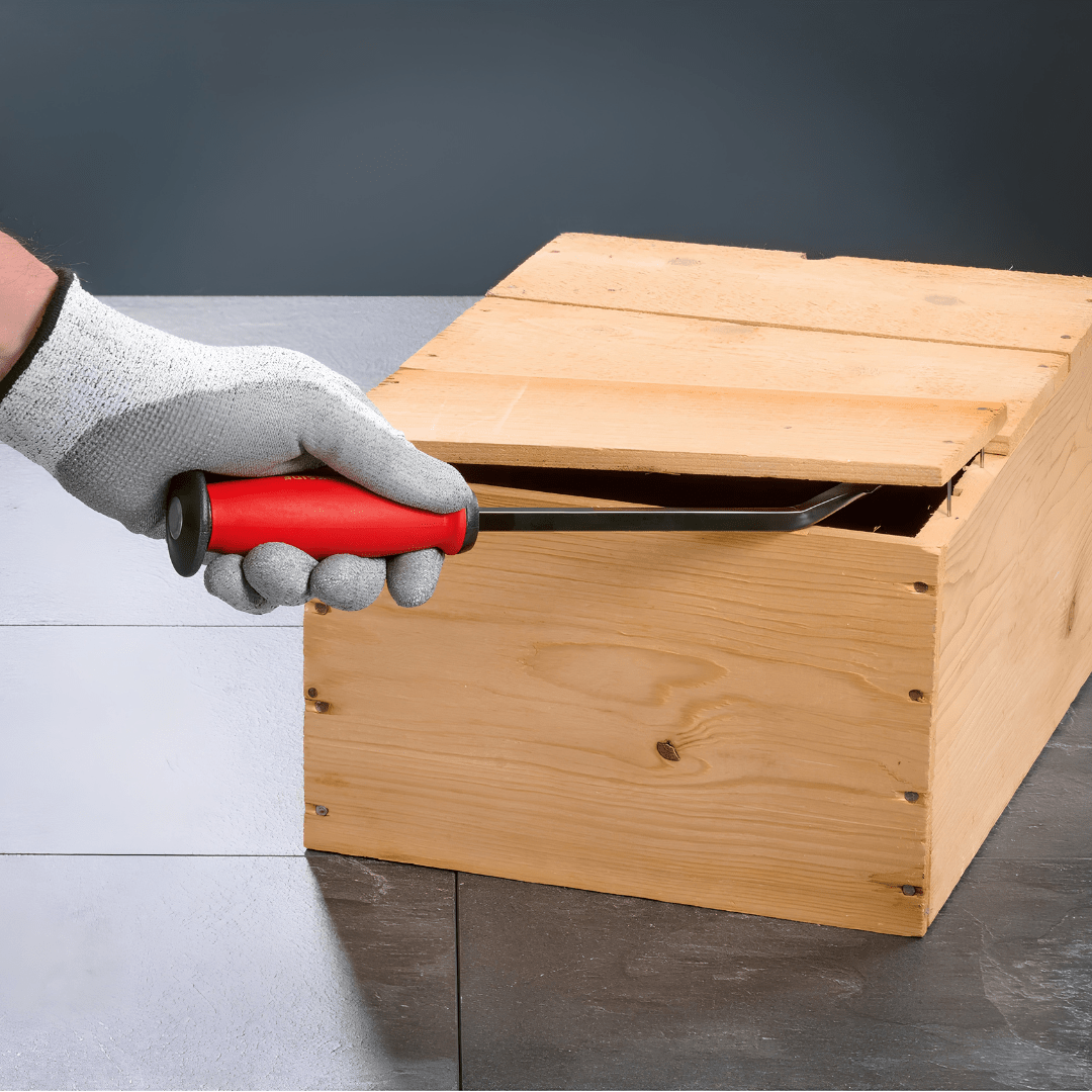 PARKSIDE 4-piece force lever and pry bar set featuring chrome-vanadium demolition tools with strike caps, available for delivery in Beirut, Lebanon.