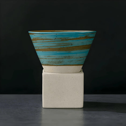 Handgemaakte keramische kegelvormige espressokop met voet 90 ml groen of bruin