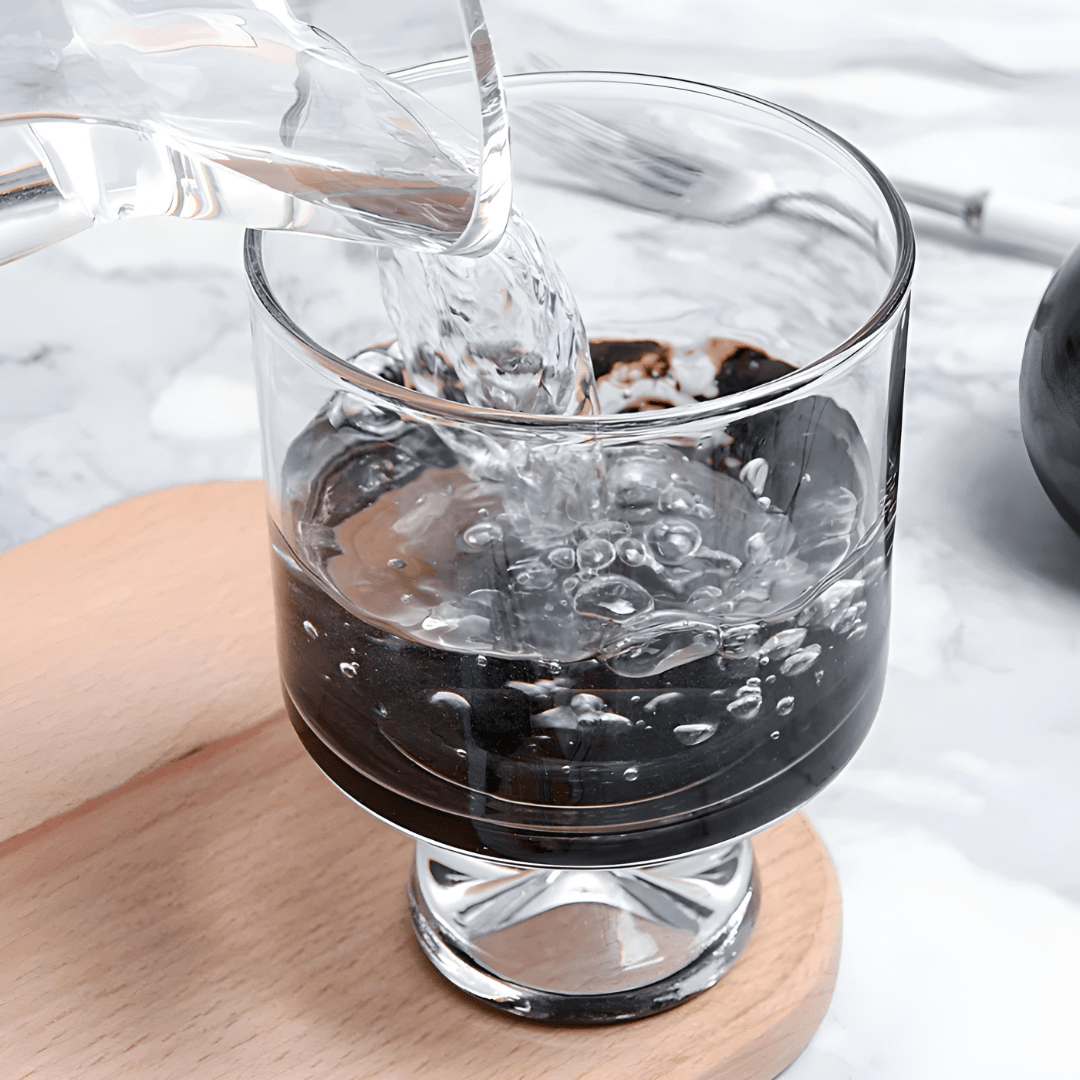 Handmade 1500ml crystal glass decanter with round glass lid and 4 gradient black glasses – luxury drinkware set ideal for Beirut homes and events