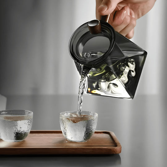 Modern 500ml glass teapot with wooden handle and removable infuser – heat-resistant teaware Lebanon