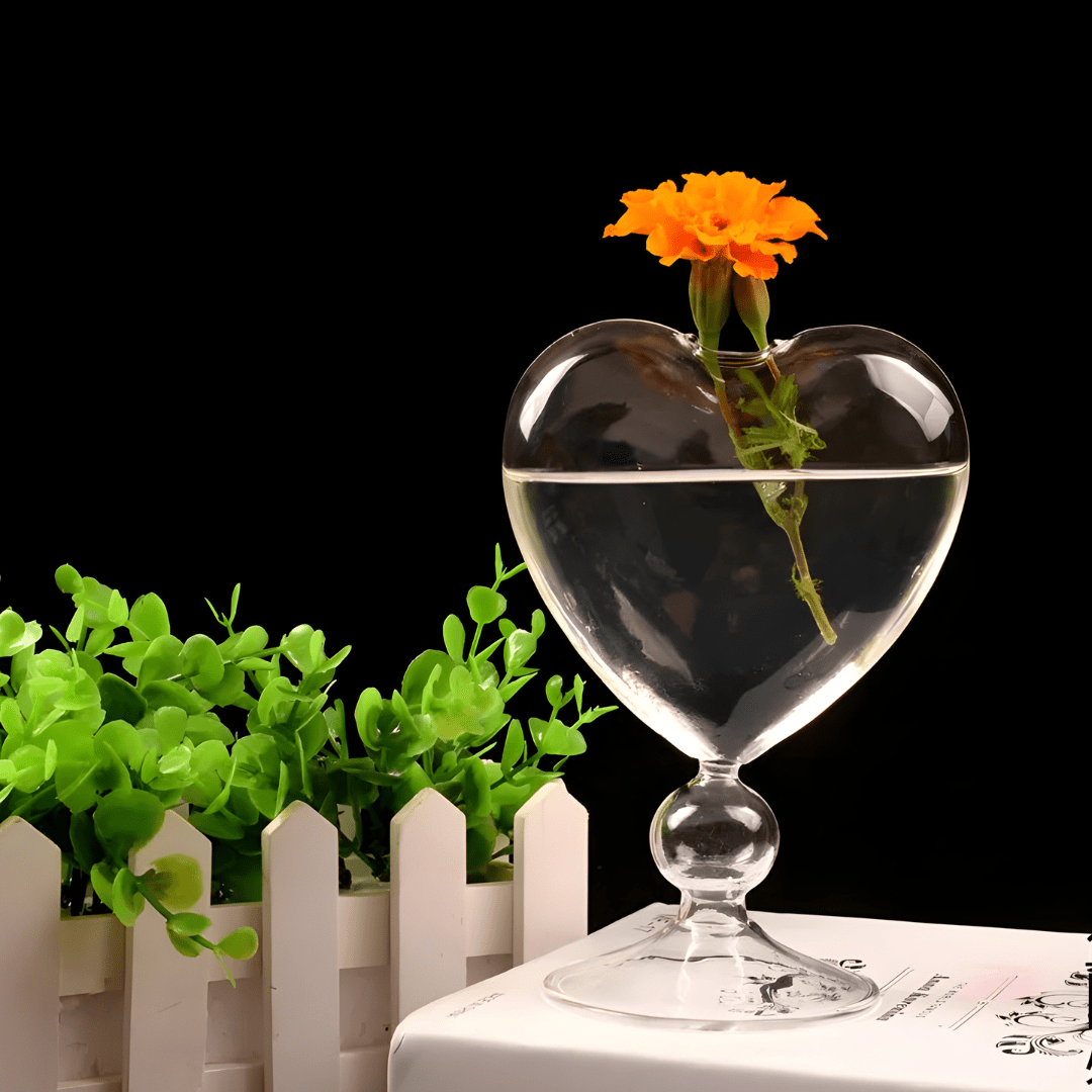 Heart-shaped 300ml glass with straw for drinks, cocktails & juices – Beirut Lebanon.