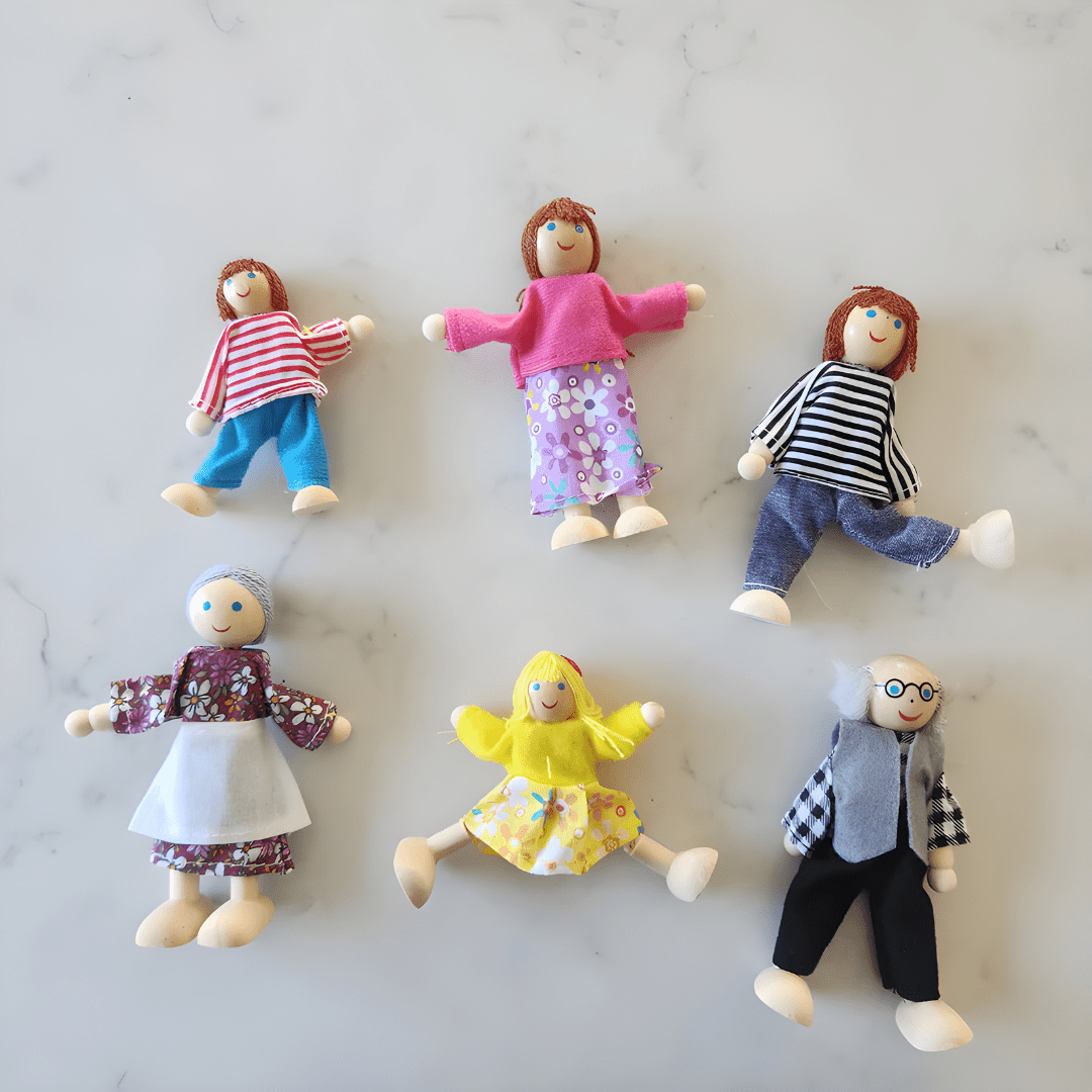 Montessori Wooden Dollhouse Family Set (6 PCS)