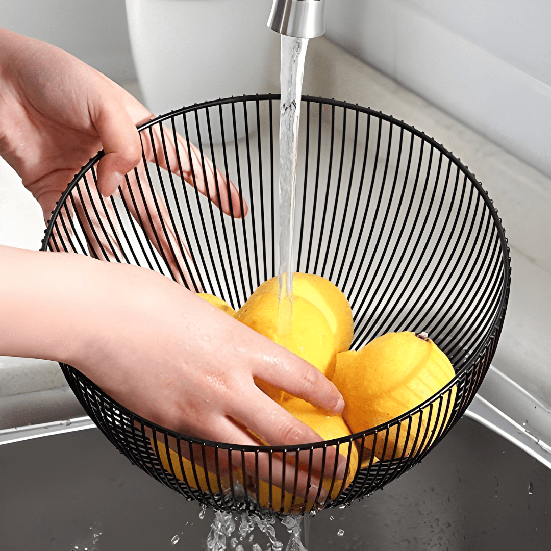 Black metal mesh fruit basket with modern design – kitchen and home decor