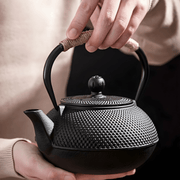 Vintage 1200ml cast iron teapot with classic Japanese design and ergonomic handle