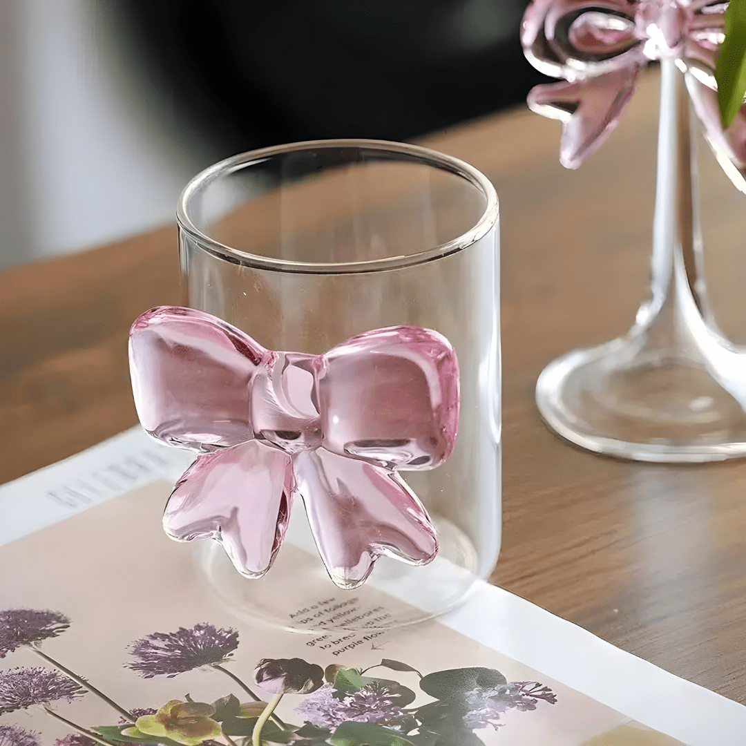 300ml clear glass cup with pink 3D bow design – borosilicate and heat-resistant