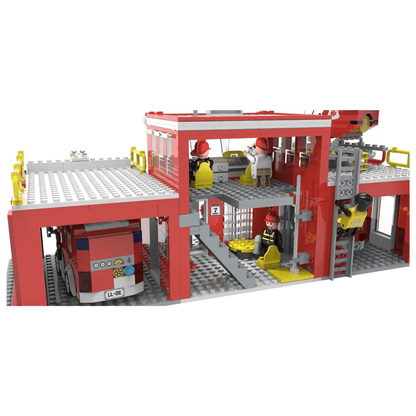 PLAYTIVE FIRE STATION BUILDING TOY CLIPPYS SET 840 PIECES - EUROPEAN HOUSE HOLD